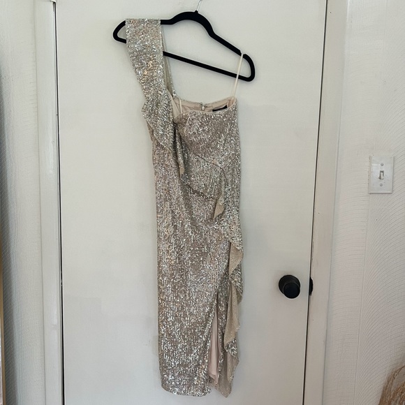 NWT Aiden Mattox champagne sequin one shoulder ruffle dress - Picture 5 of 8